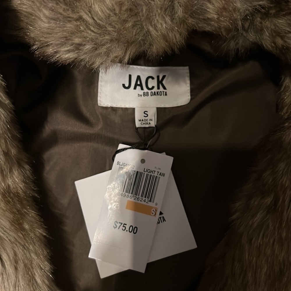 JACK by BB Dakota faux fur vest - Picture 2 of 6